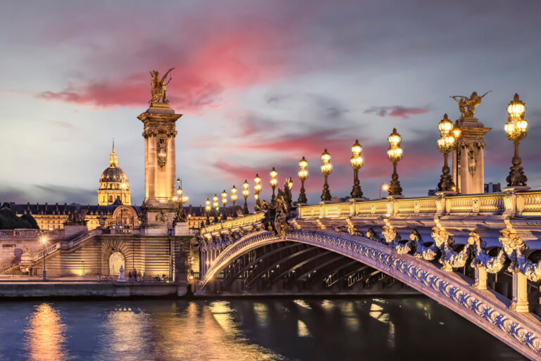 paris-bridge-sunset-istock-1287511578